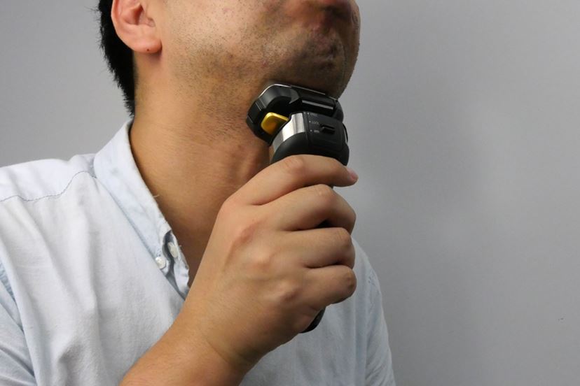 5Dに動く! 5枚刃ラムダッシュの最上位モデル「ES-LV9CX」を試し 5Dに動く! 5枚刃ラムダッシュの最上位モデル「ES-LV9CX」を試し