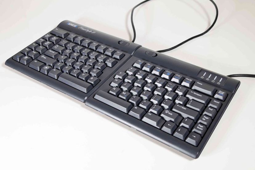 美品 動作 左右分離式キーボード キネシス Freestyle2 Freestyle2 Split-Adjustable Keyboard for PC | Kinesis