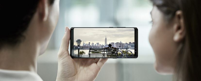 ペン入力スマホ”が帰ってきた！ サムスンが「Galaxy Note 8」を発表
