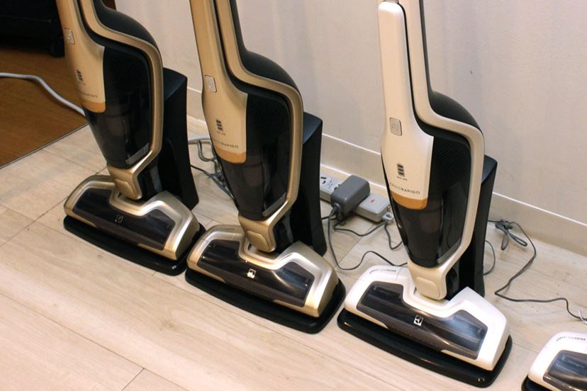 エレクトロラックス スティック掃除機 エルゴラピードZB3324B エレクトロラックス エルゴラピード・リチウム プレミアム