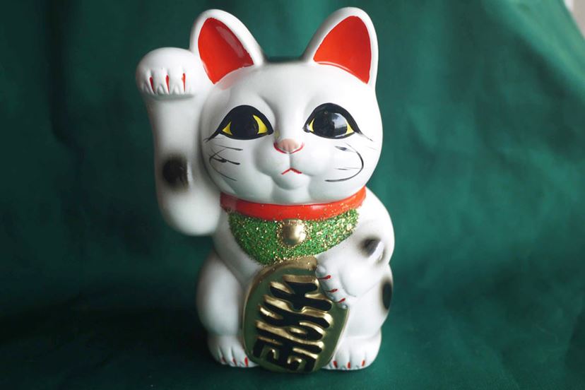 足の上げ方でご利益が変わる!? 「招き猫」の秘密を調べてみた - 価格