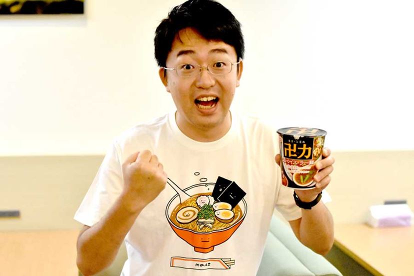 このカップ麺は“カレーラーメン”を意識しすぎたか――卍力（まんりき）の