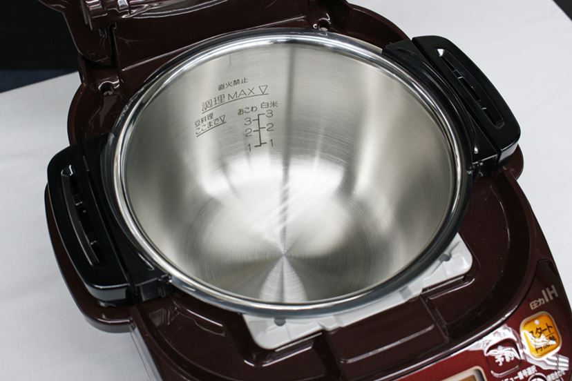 予約ができるようになった自動圧力IH鍋「煮込み自慢」の最新モデルを3