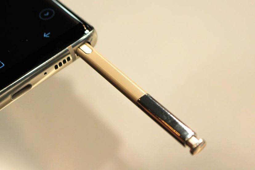 質と量の両面で圧倒！ NTTドコモの2017年冬・春スマホ＆タブレット