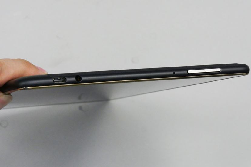 ZenPad 10[WiFi16G] ブラック【安心保証】 Z300CNL-BK16(ブラック) ASUS ZenPad 10 LTEモデル 10.1型 16G