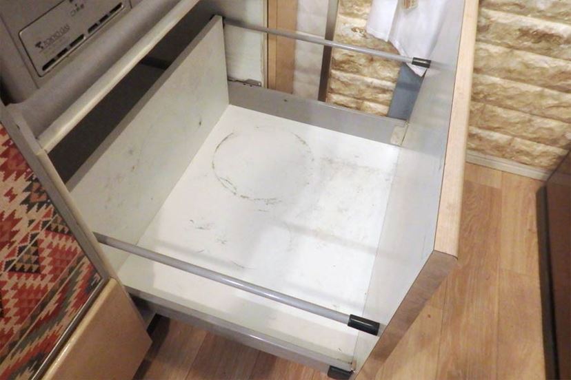 さあ大掃除！ 散らかりがちなシステムキッチンの「引き出し整理