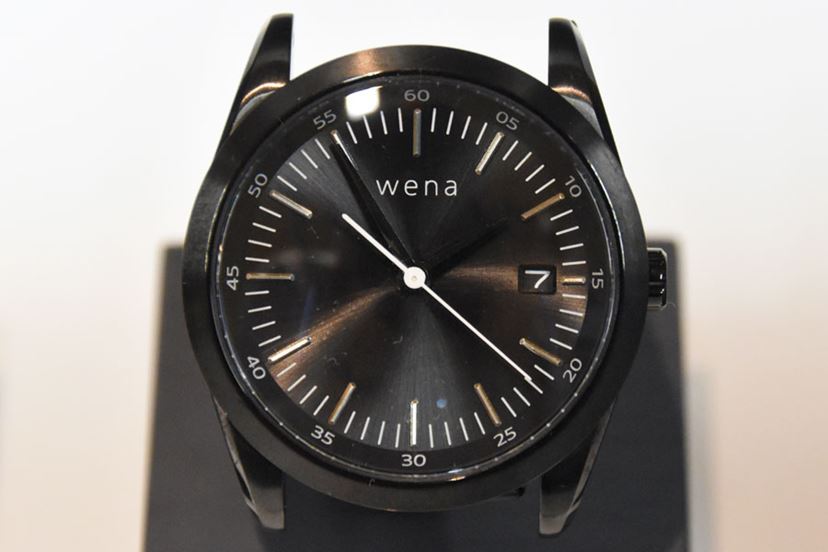 ソニー「wena wrist」、高級感のある上質モデルとスポーティーなGPS