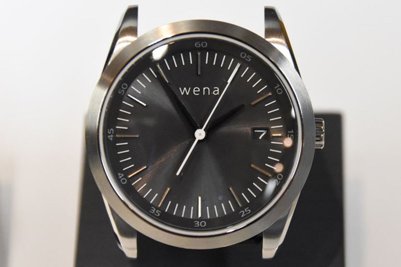 ソニー「wena wrist」、高級感のある上質モデルとスポーティーなGPS