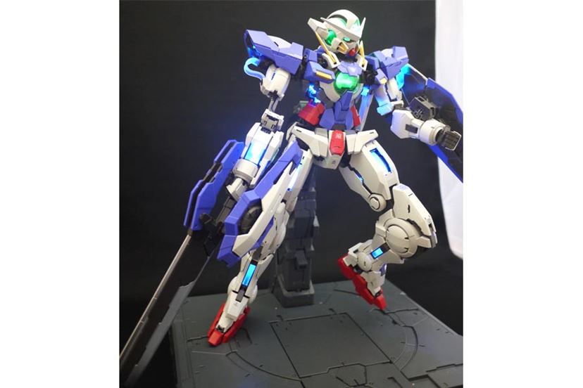 3万円超えの“光る”ガンプラ「PGエクシア」は究極のガンプラだっ
