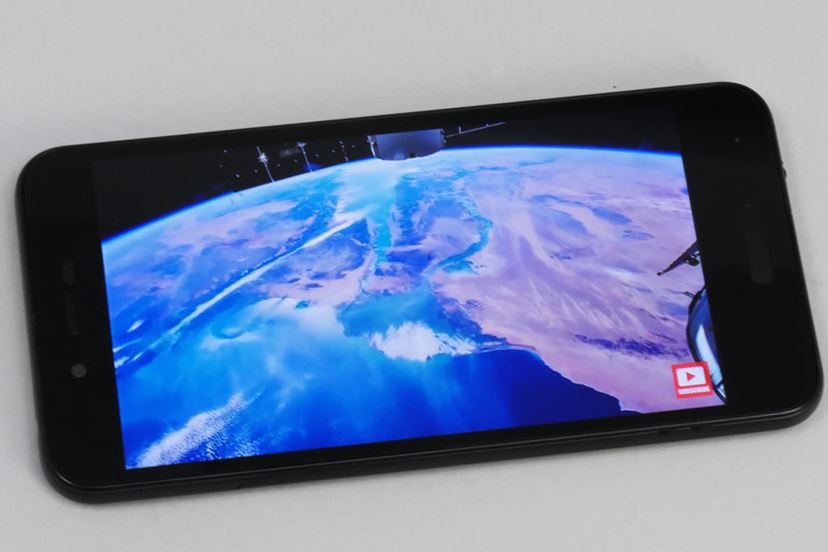 SIMフリーで躍進するシャープのスマホ「AQUOS sense lite」レビュー