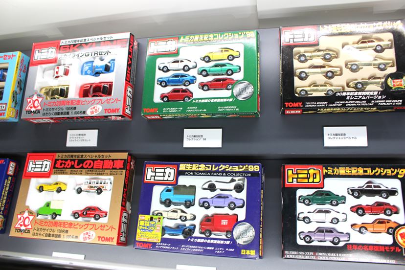 マニア必見】】トミカ誕生30周年記念特別限定版ミレニアム
