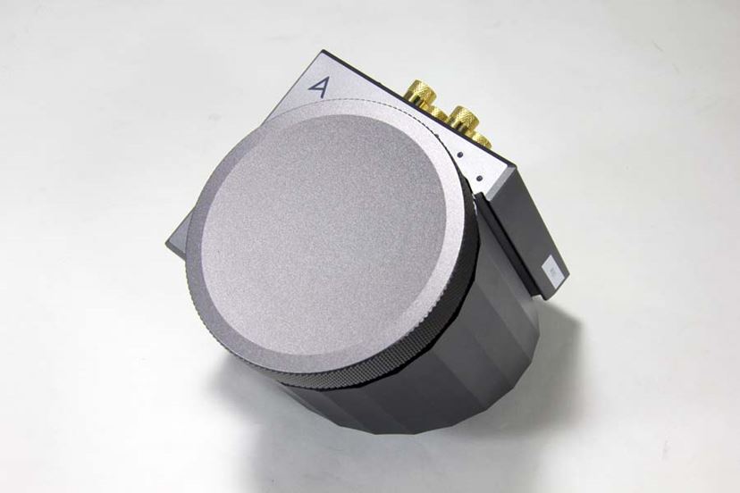 小型デスクトップオーディオの新たな選択肢、IRIVER