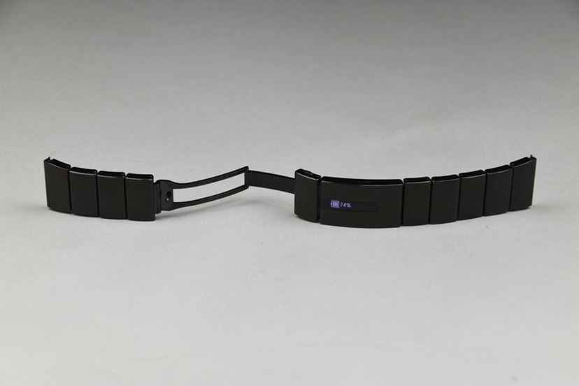ソニーのスマートウォッチ「wena wrist pro」とシチズン製機械式時計は
