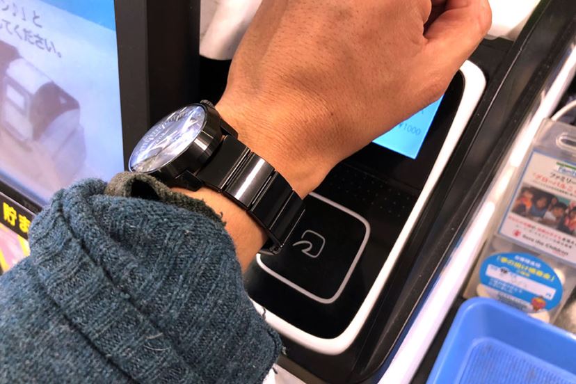 ソニーのスマートウォッチ「wena wrist pro」とシチズン製機械式