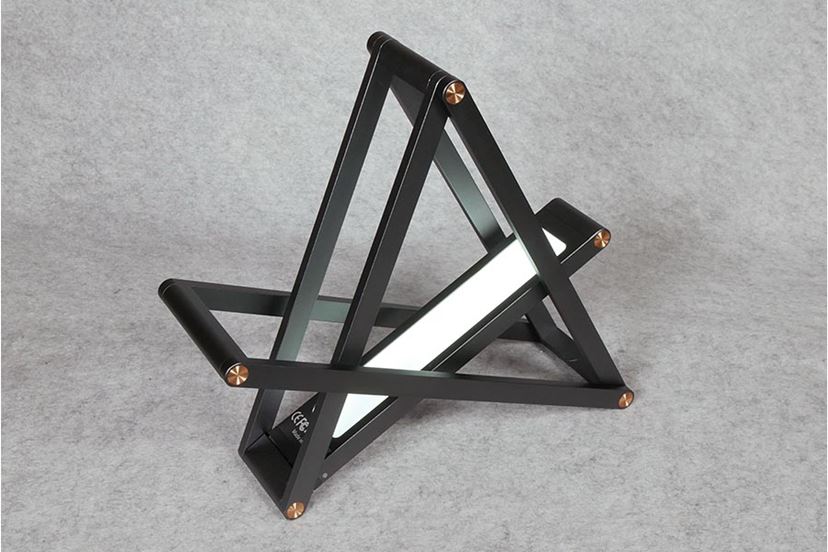 変形自在！ どこでも照らせる「QVBokay LED スタンドライト」 - 価格