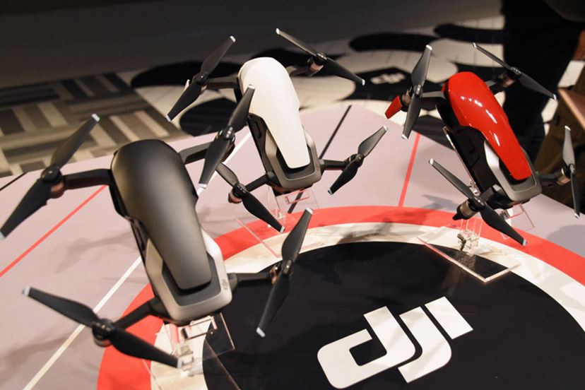 DJIの新・折りたたみ式ドローン「Mavic Air」は3軸ジンバル付き DJIの新・折りたたみ式ドローン「Mavic Air」は3軸ジンバル付き