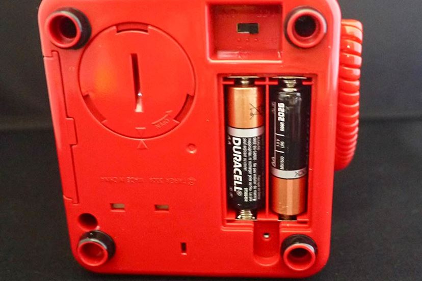 赤電話　公衆電話　貯金箱 懐かしの「赤電話」がミニチュア貯金箱に！ ギミックの再現度に