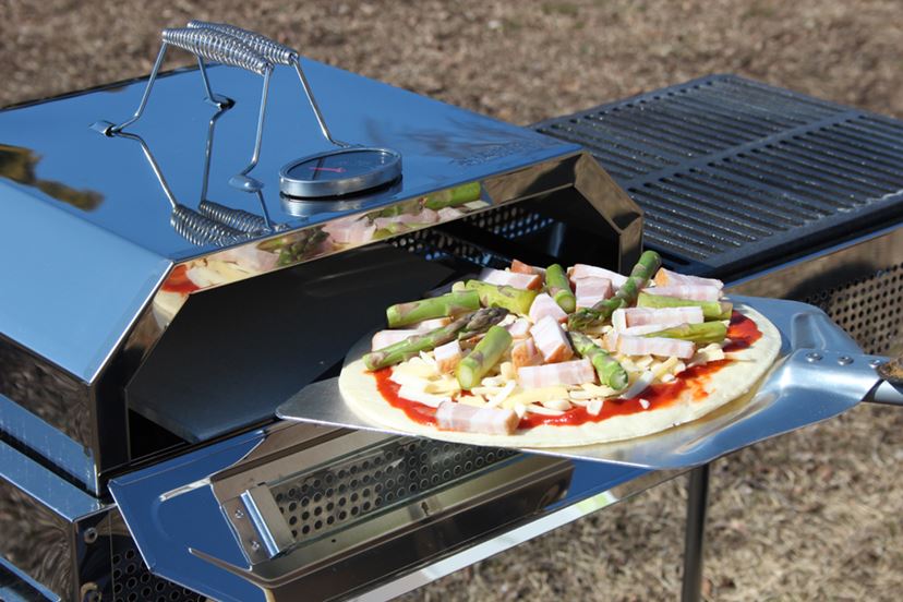 アウトドアで本格的な熱々の焼きたてピザを味わえる「コンパクト アウトドアで本格的な熱々の焼きたてピザを味わえる「コンパクト