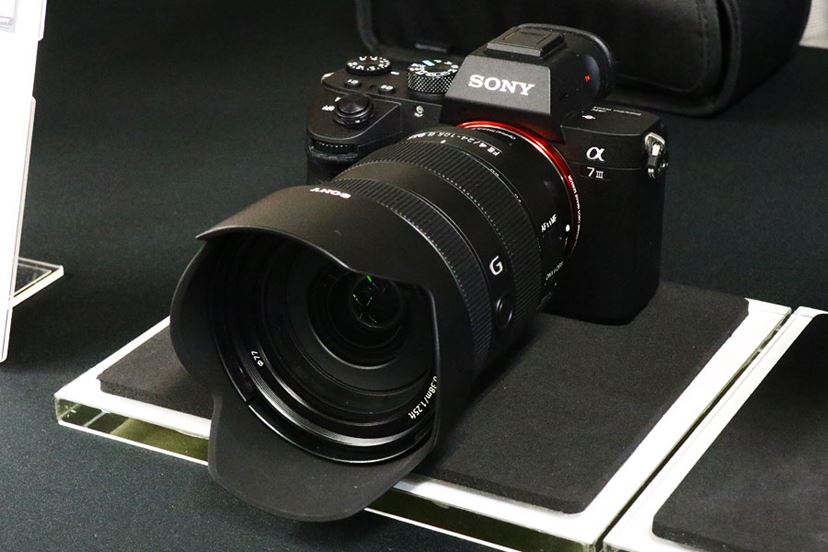 全然ベーシックじゃない！ ソニーからフルサイズミラーレスの“ベーシックモデル”「α7 III」 - 価格.comマガジン