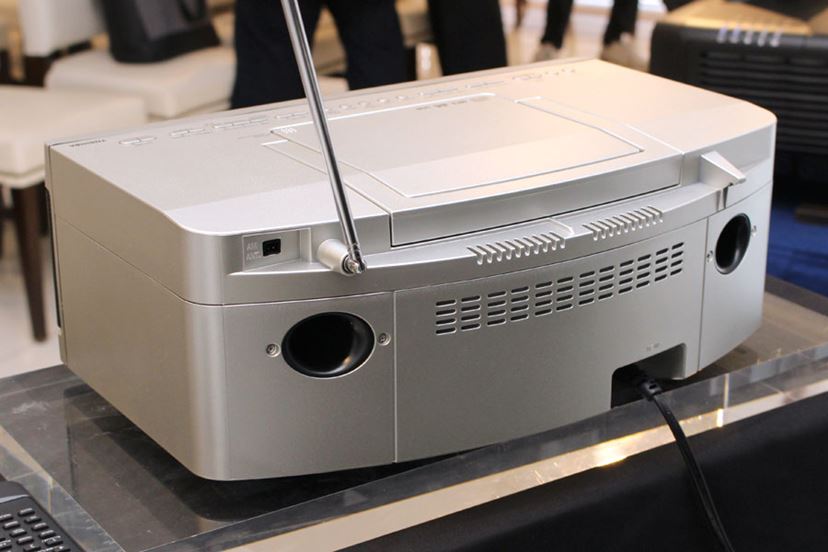 Aurex TY-AK1 ハイレゾCDラジカセ カセットシルバー 東芝Aurexから世界初の“ハイレゾCDラジカセ”「TY-AK1」登場 - 価格.com