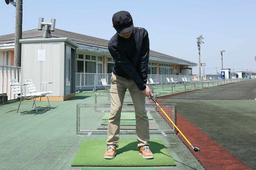 振るだけカンタン!? “美スイング”を身に付けるゴルフ練習器具