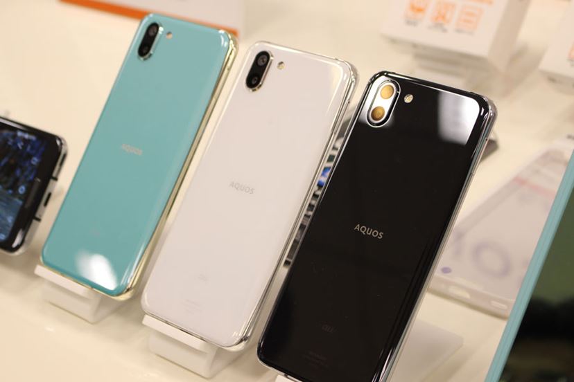 XperiaXZ2 PremiumやGalaxy S9/9+、AQUOS R2など、高性能機中心のau夏