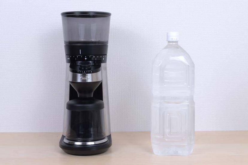 コーヒーミル　コーヒードリッパー　コーヒーケトル　コーヒーサーバー　スケール NY発！「OXO」の電動ミルとドリップケトルで、コーヒーを
