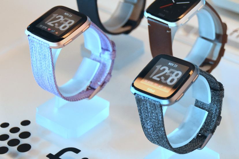 3万円切りスマートウォッチ「Fitbit Versa」！ 生理周期の記録も可