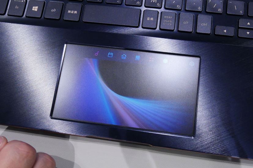 ASUS、タッチパッドをディスプレイに使える14/15.6型ノート - PC