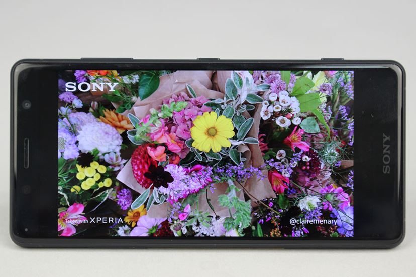 ハイエンド機の性能を小さなボディに凝縮した「Xperia XZ2 Compact SO-05K」レビュー - 価格.comマガジン