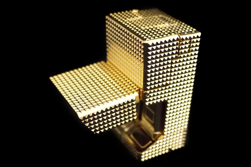 玩具を超えた輝き。「ゴールドライタン」が24金メッキで超合金化