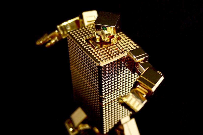 玩具を超えた輝き。「ゴールドライタン」が24金メッキで超合金化