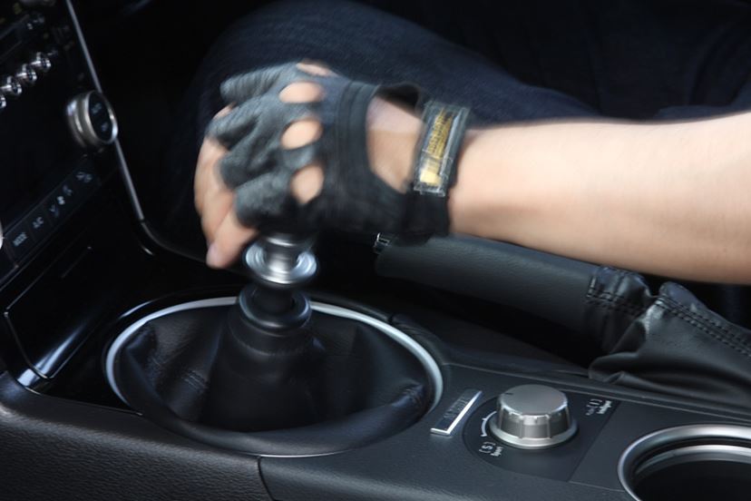 運転がうまくなる!? スバヲタ感涙“STI謹製”ドライビンググローブ 運転がうまくなる!? スバヲタ感涙“STI謹製”ドライビンググローブ