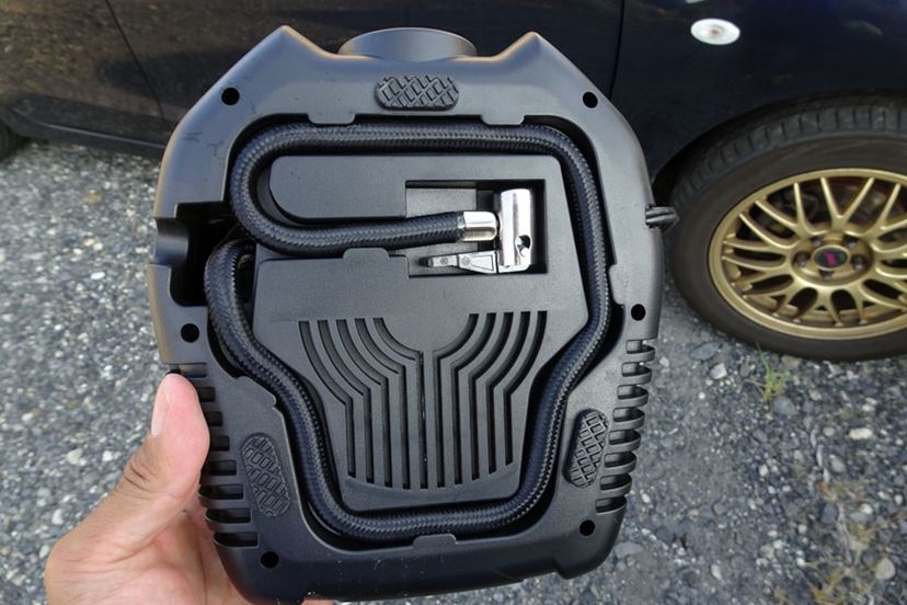 月に一度は点検を 一車に一台あるといい 車用電動空気入れ 価格 Comマガジン