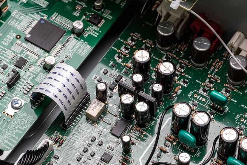 マランツ na6006 ネットワークレシーバー 潔く高音質化”したマランツの