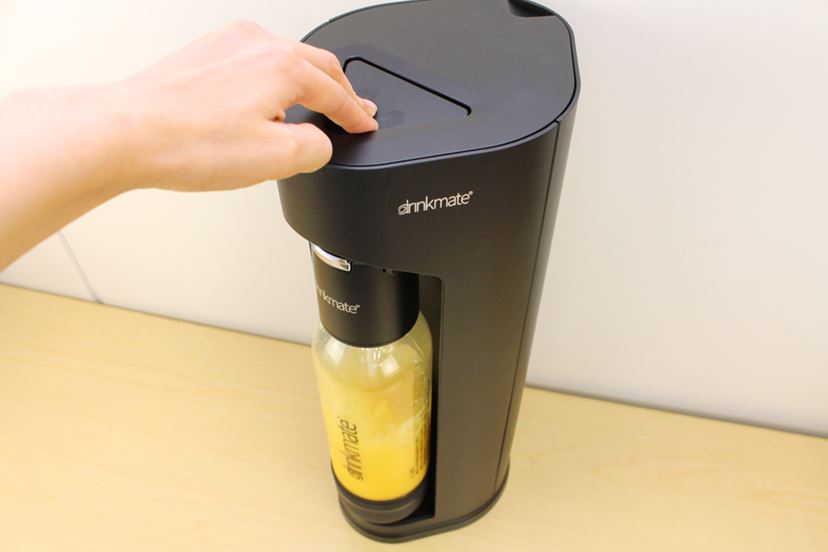 水やジュースに炭酸“直”注入！ 強炭酸ファンが推す炭酸水メーカー