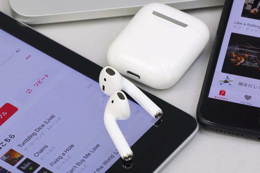 AirPods」の便利な使い方――2回タップの操作を左右で別にする、紛失時の対処法など - 価格.comマガジン