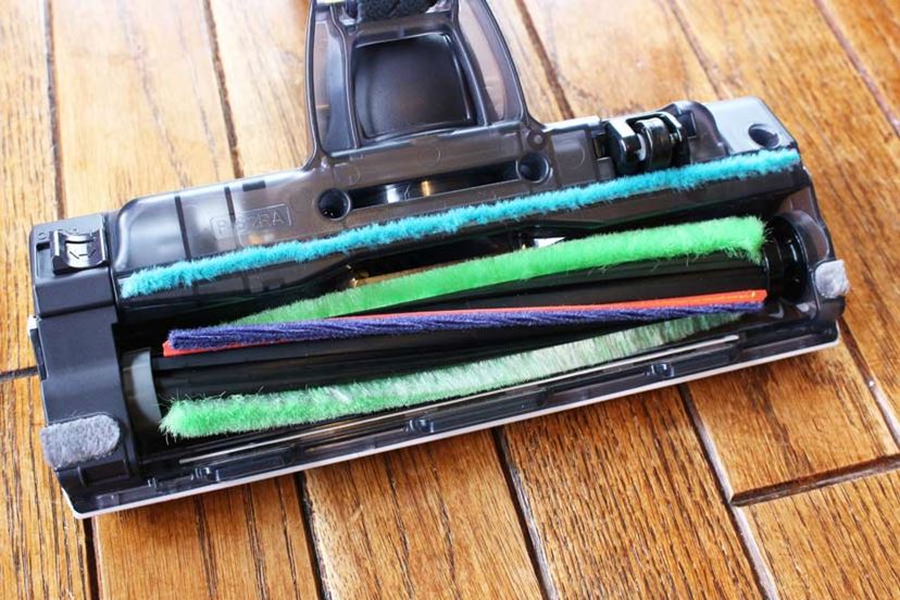 掃除したくなる！ヘッドの“あの部分が立つ”シャープのコードレス
