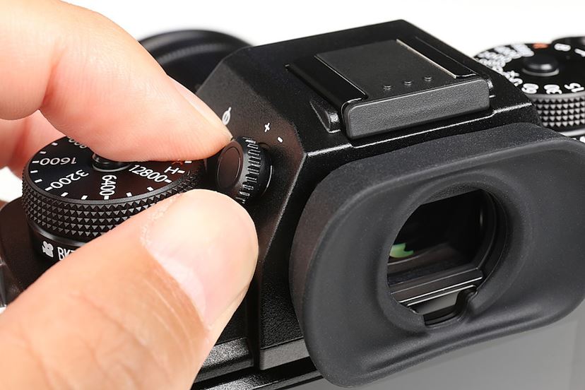 PR]富士フイルムの最新ミラーレスカメラ「X-T3」の3大進化点に