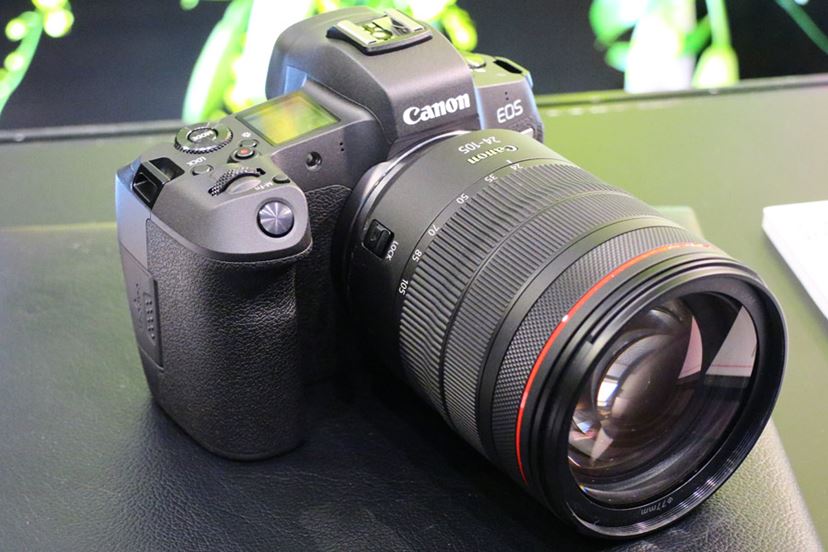 キヤノンからもフルサイズミラーレス「EOS R」登場！ 10月下旬発売で