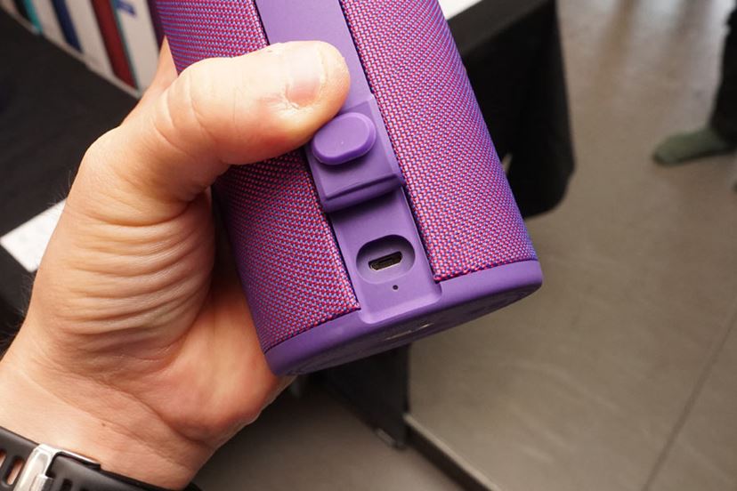 Ultimate Earsから完全防水の360°スピーカー「MEGABOOM 3
