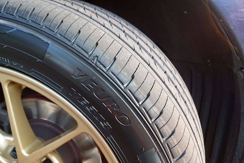 低燃費だけでいいのか!? ダンロップのエコタイヤ「VEURO」の走りを