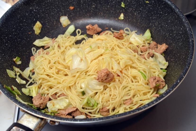 ペヤングの ソースだけ がボトルで発売 再現度と使い方を徹底的に調べてみた 価格 Comマガジン ペヤングの ソースだけ がボトルで発売 再現度と使い方を徹底的に調べてみた 価格 Comマガジン