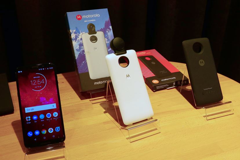 モトローラのSIMフリースマホ「moto z3 play」 国内全キャリア