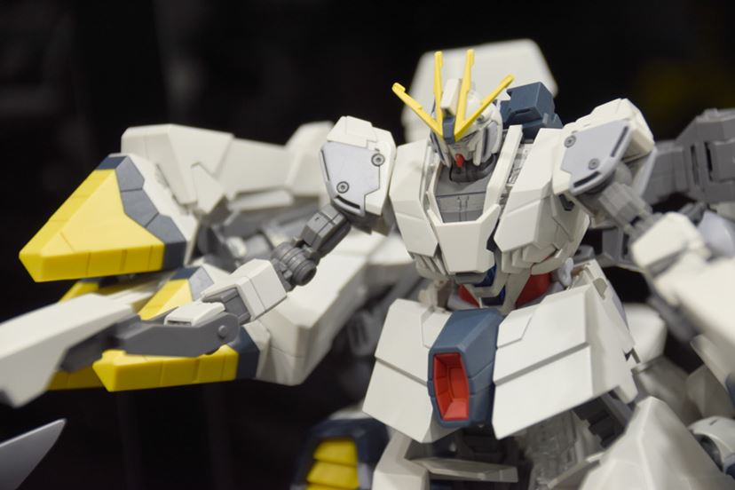 HG 1/144ナラティブガンダムa装備＋MG、Z、百式＋他 HG 1/144 ナラティブガンダム A装備 [クリアカラー] − 商品情報