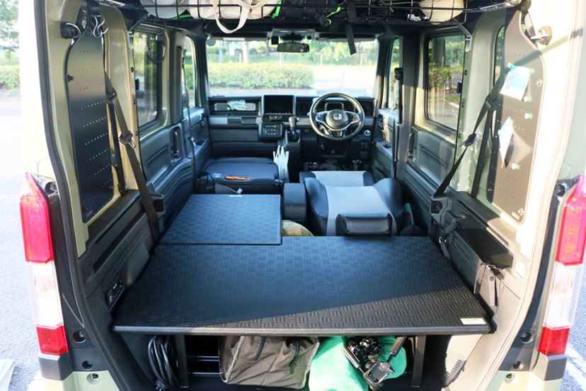 軽バンなのに走り心地も寝心地もイイ！ ホンダ「N-VAN」の車中泊レポート - 価格.comマガジン