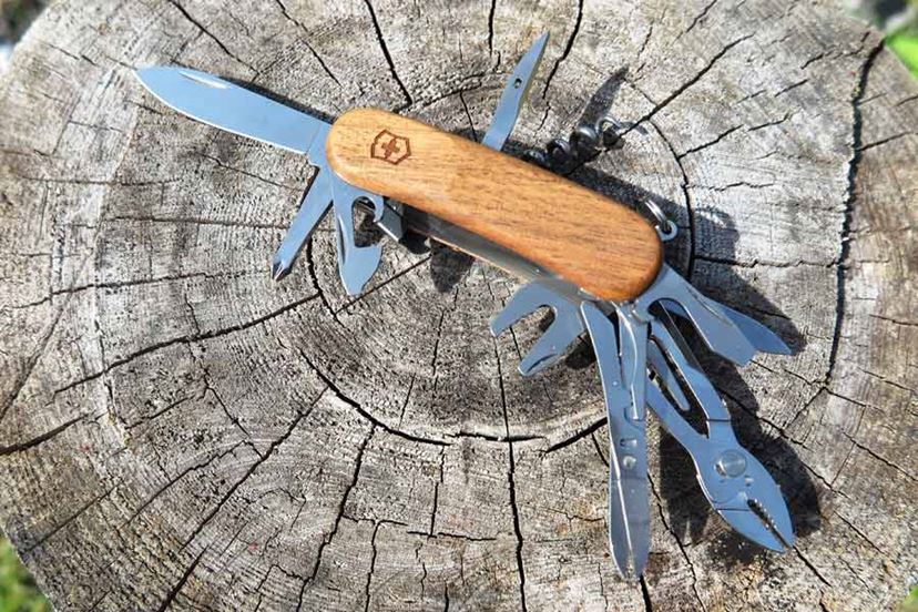 いざという時にも役立つ！ 19機能を備えるマルチツール