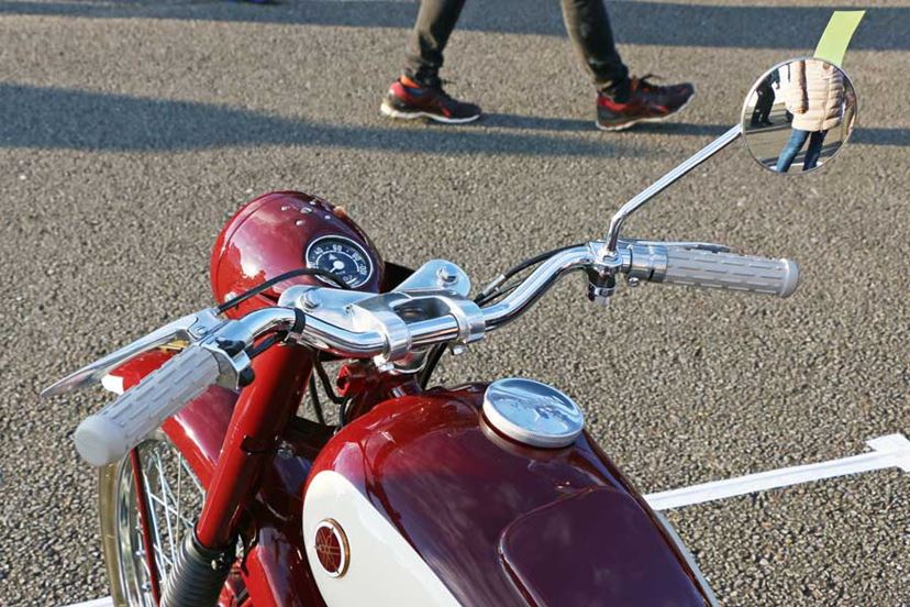 車種不明　オートバイ燃料タンク　ヤマハ？ 61Drvrp71EL._UF894,1000_QL80_.jpg