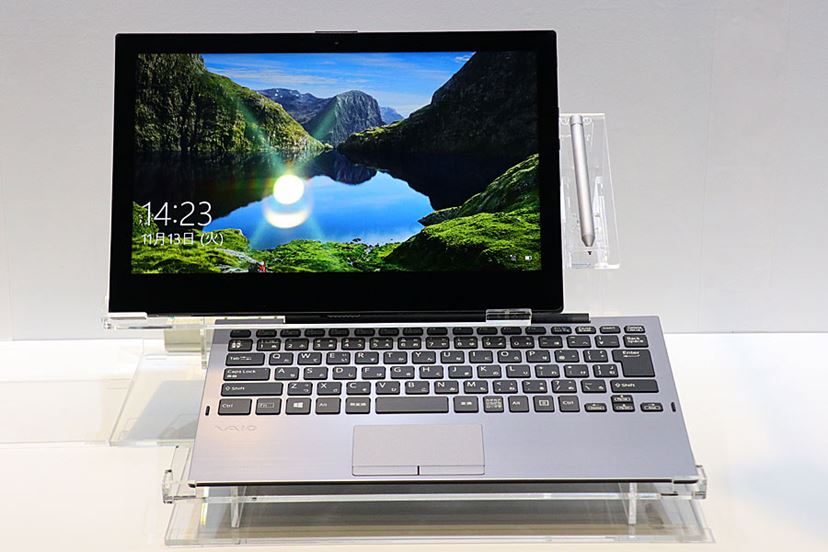 VAIO A12」は2in1でもしっかりノートPC、絵本をヒントに生み出したギミックがおもしろい - 価格.comマガジン