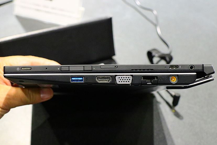 VAIO A12」は2in1でもしっかりノートPC、絵本をヒントに生み出した